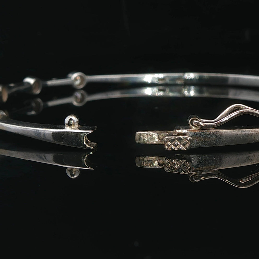 14k White Gold and Bezel Set Diamond Station Bangle Bracelet 7"