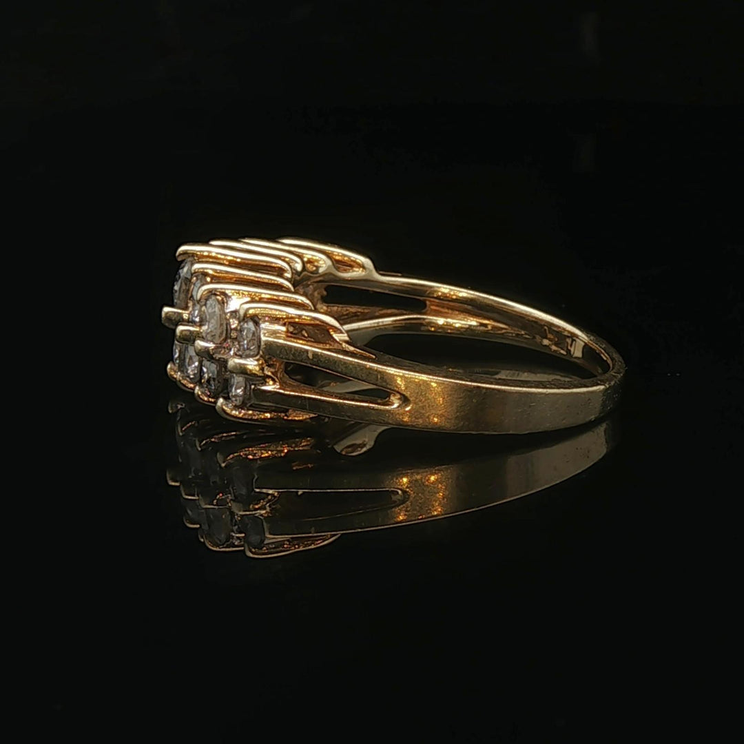 14k Yellow Gold and 1cttw Diamond Vintage Ladies Cluster Ring Size 6.5