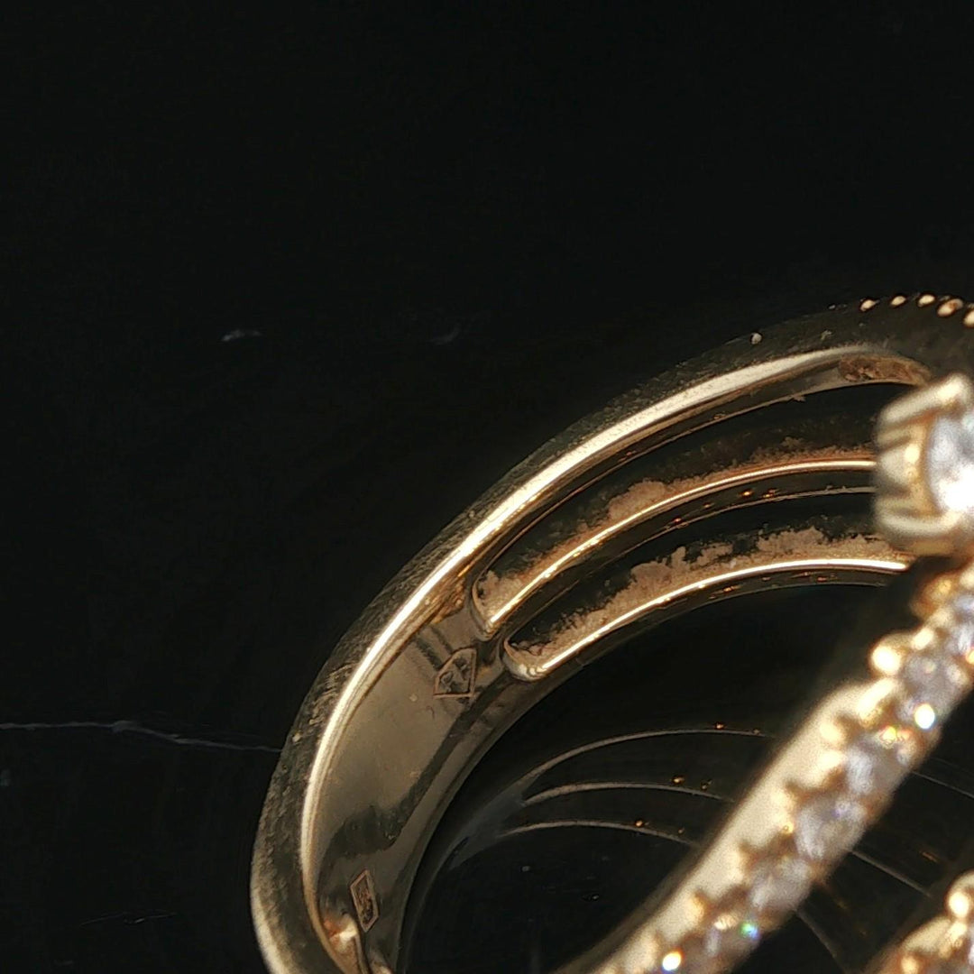 18k Yellow Gold and 1.5cttw Diamond Crossover Band Ring Size 6.5