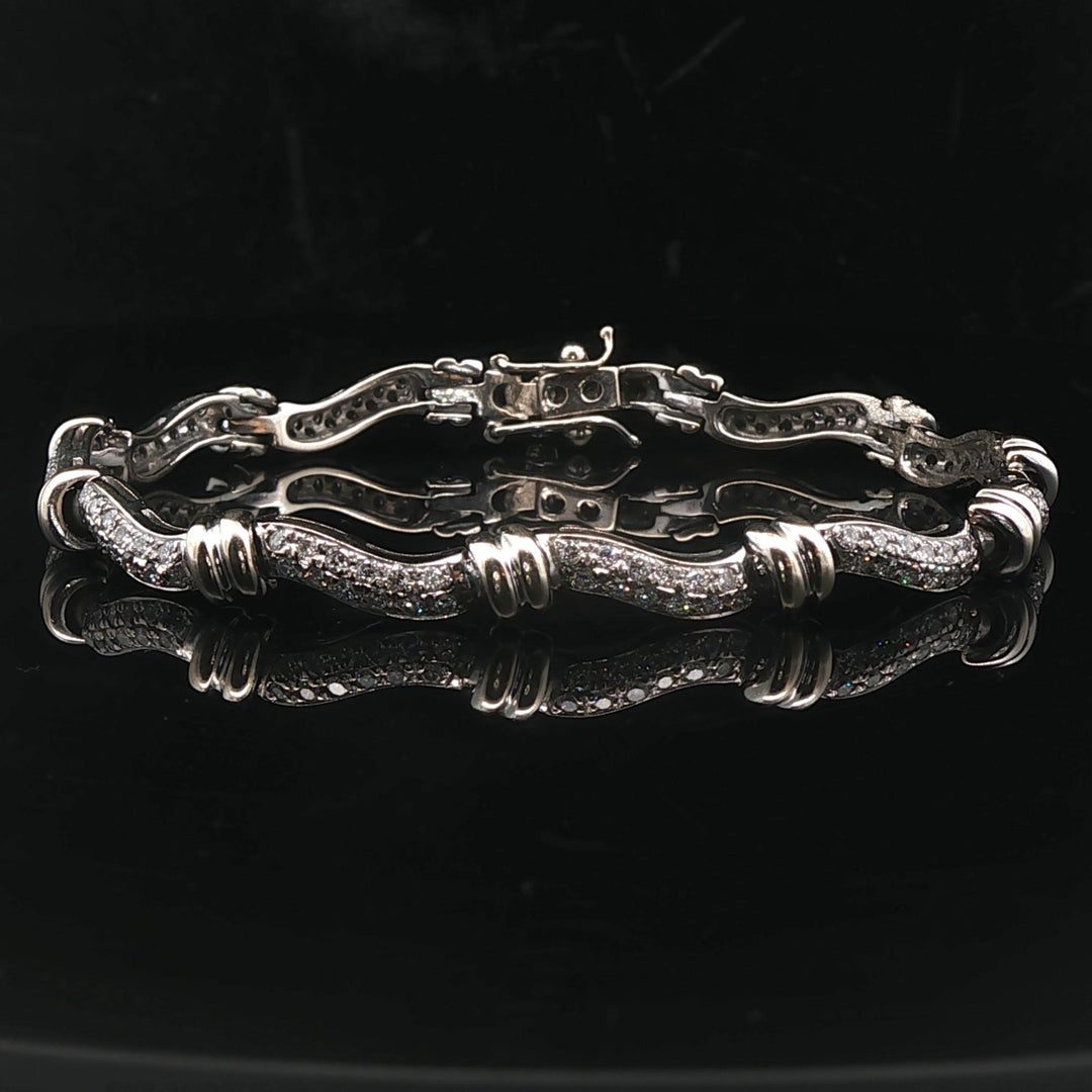 18k White Gold and 1.5cttw Diamond Curved Bar Link Bracelet 7"