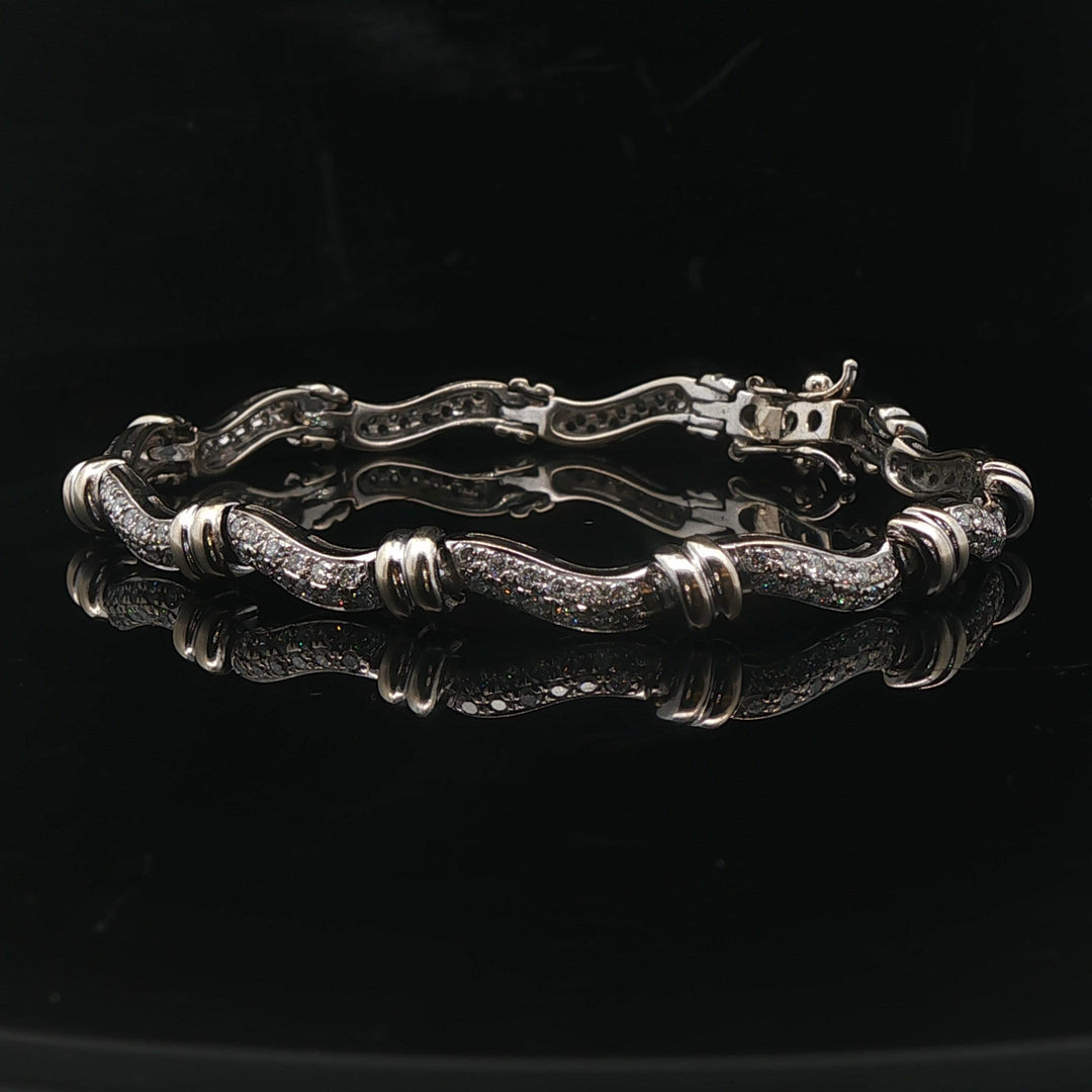 18k White Gold and 1.5cttw Diamond Curved Bar Link Bracelet 7"