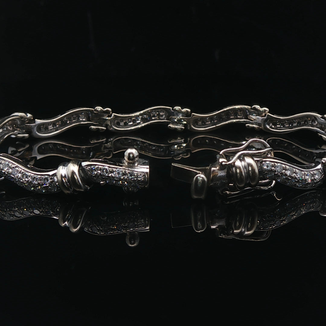 18k White Gold and 1.5cttw Diamond Curved Bar Link Bracelet 7"