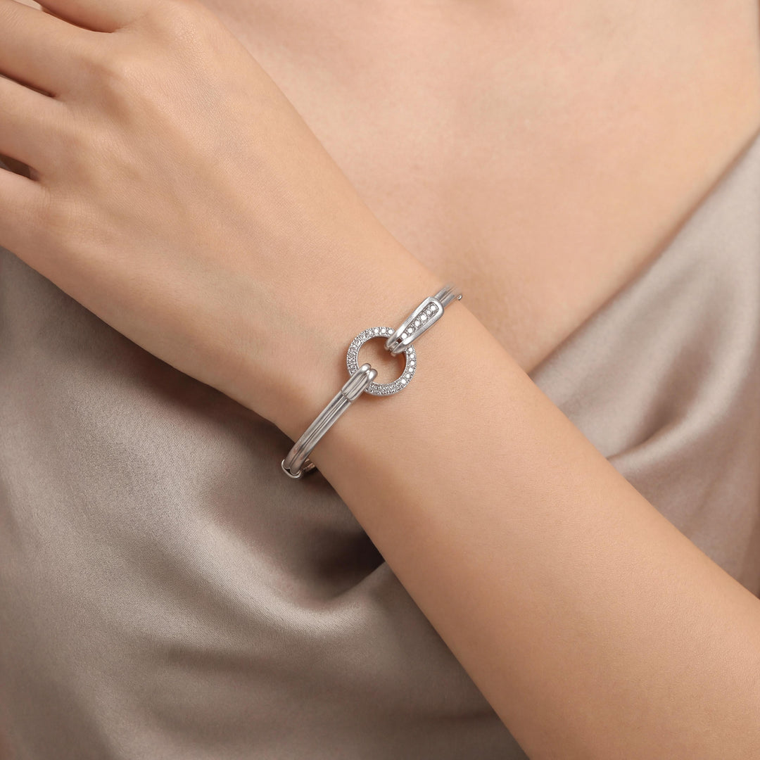 18k White Gold and Diamond 20.5g Circle Motif Bangle Bracelet 6.25"