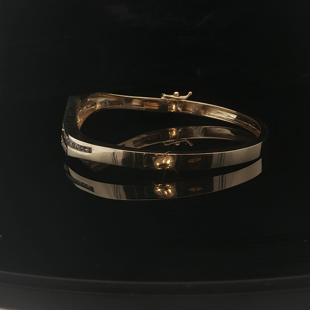 14k Yellow Gold 21g and 1.5cttw Diamond Vintage Bypass Bangle Bracelet 6.75"