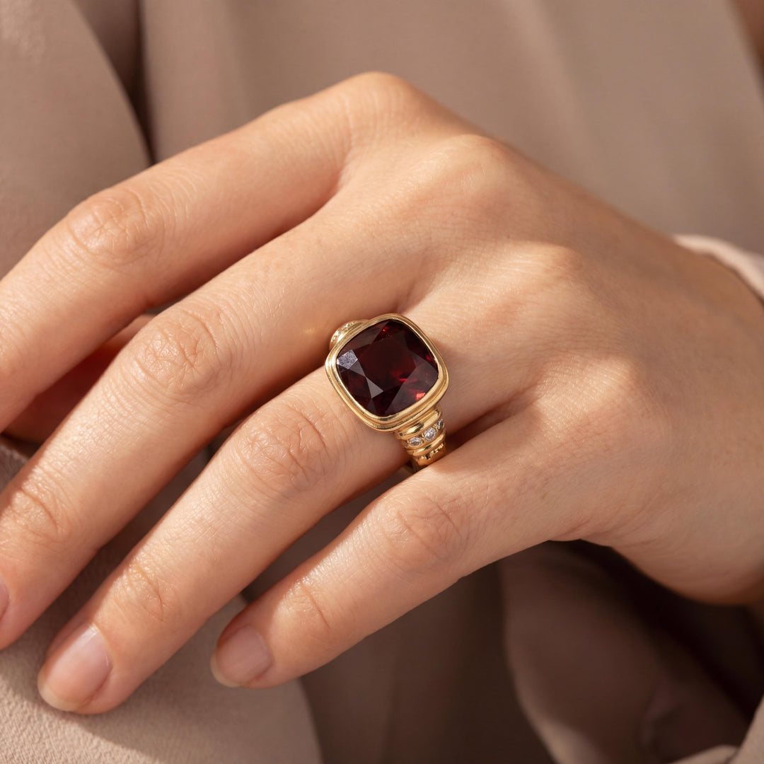 Judith Ripka 18k Yellow Gold Garnet and Diamond Greek Key Ring Size 9