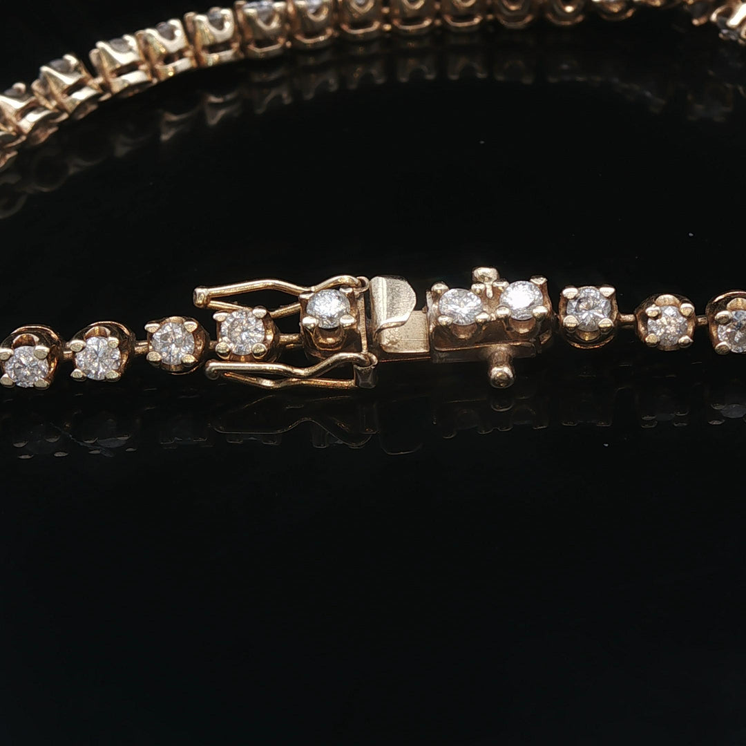 14k Yellow Gold and 2cttw Diamond Vintage Tennis Bracelet 7.75"
