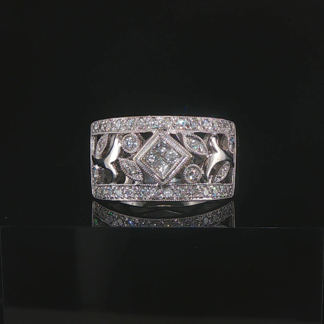 18k White Gold and 0.75cttw Diamond Vintage Floral Filigree Band Ring Size 7
