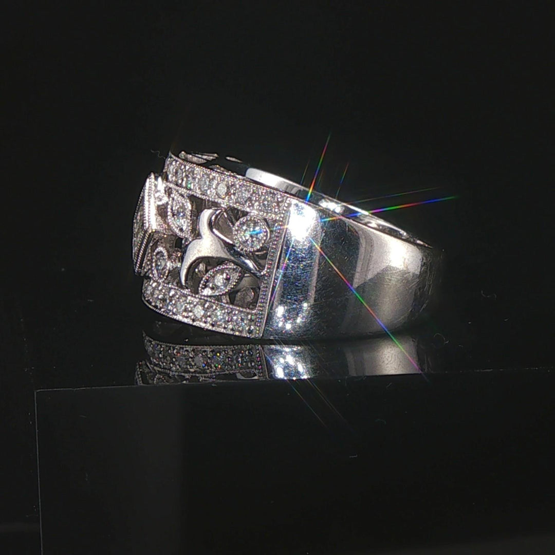 18k White Gold and 0.75cttw Diamond Vintage Floral Filigree Band Ring Size 7