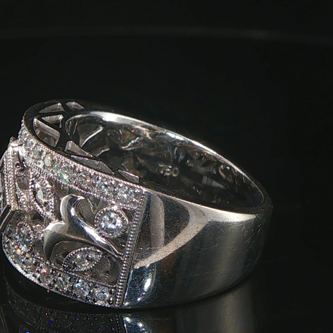 18k White Gold and 0.75cttw Diamond Vintage Floral Filigree Band Ring Size 7