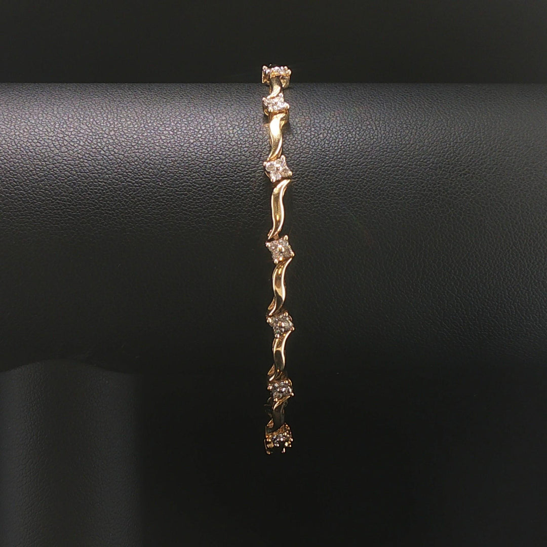 14k Yellow Gold and 1.5cttw Diamond Fancy Floral  Link Bracelet 7"