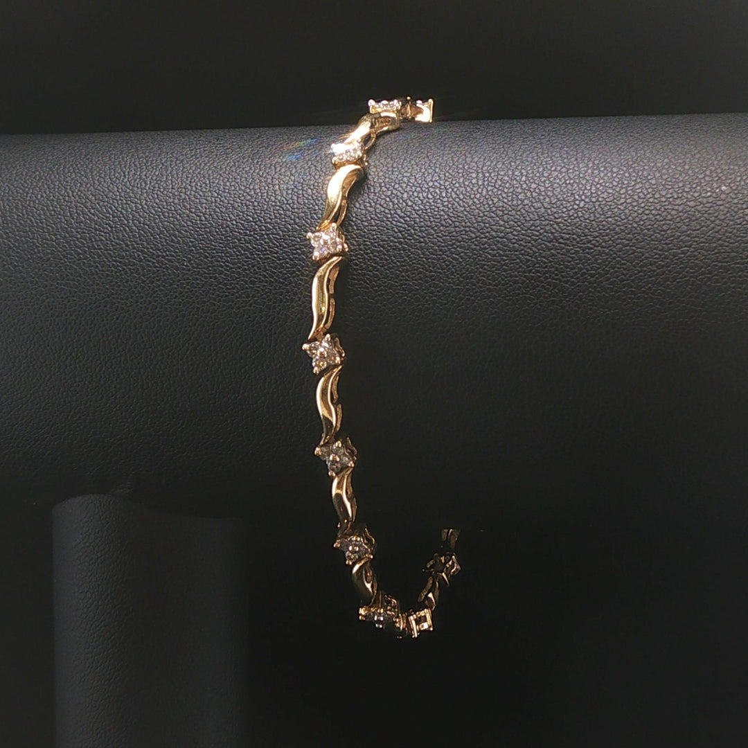 14k Yellow Gold and 1.5cttw Diamond Fancy Floral  Link Bracelet 7"