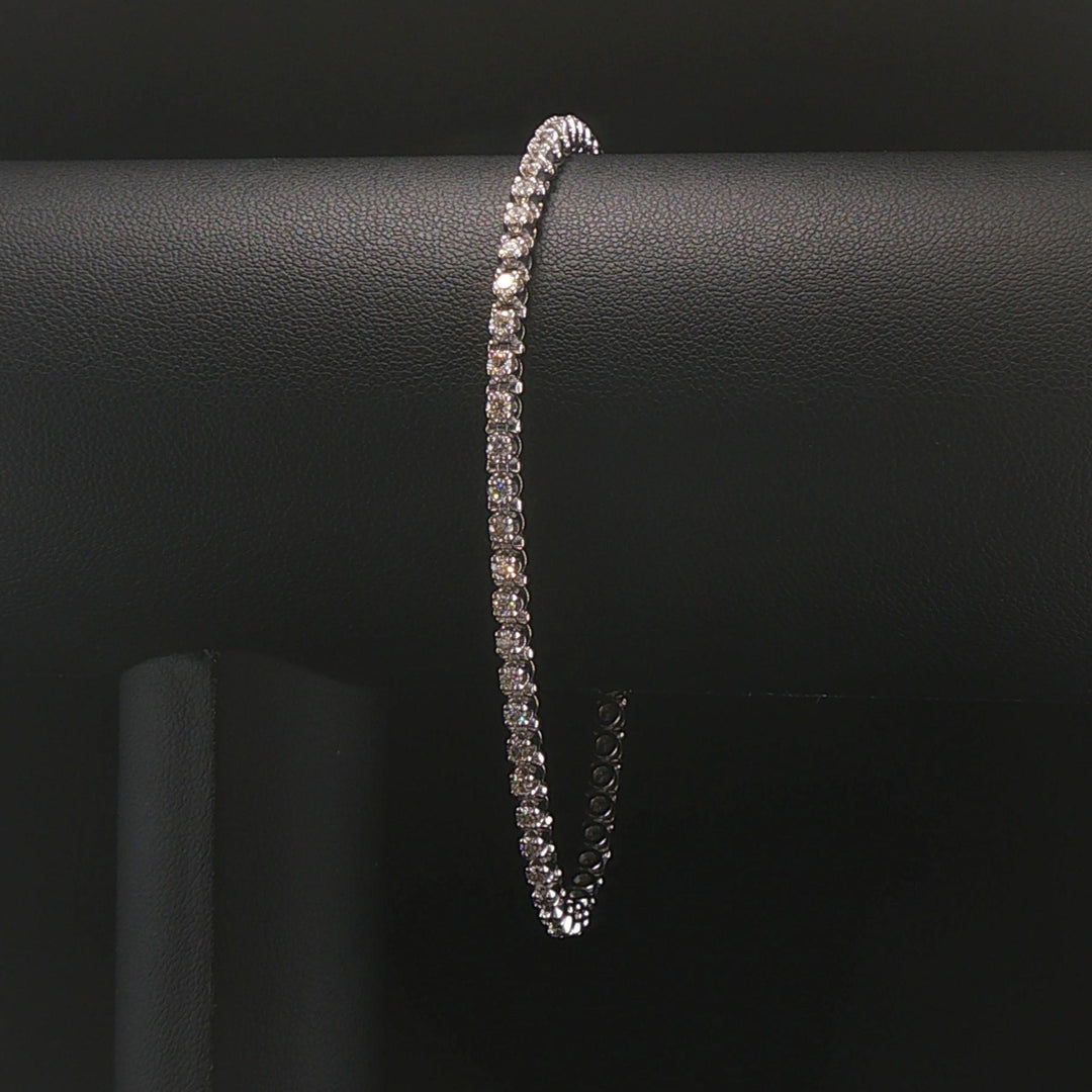 14k White Gold and 1.5cttw Diamond Vintage Ladies Tennis Bracelet 7.75"