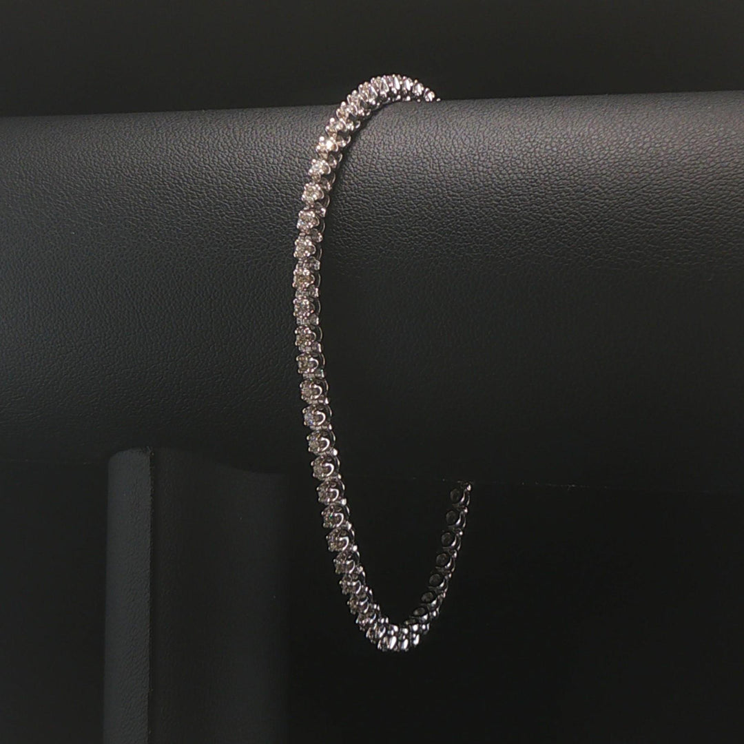 14k White Gold and 1.5cttw Diamond Vintage Ladies Tennis Bracelet 7.75"