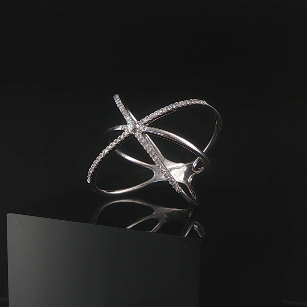 14k White Gold 0.25cttw Diamond Large Fancy Crisscross Band Ring Size 8.5