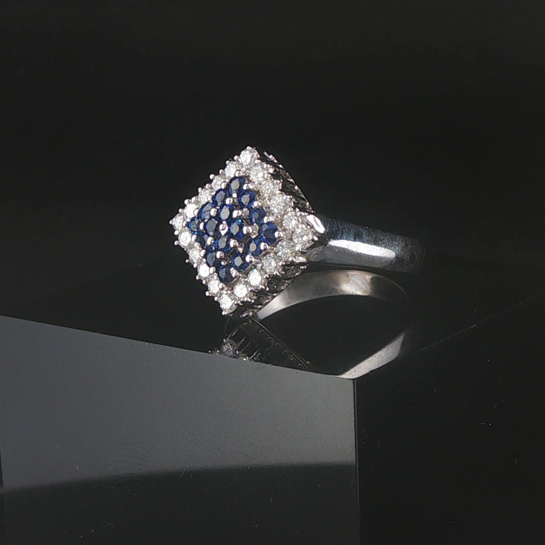 18k White Gold Blue Sapphire and 0.50cttw Diamond Ring Size Italy 7.5