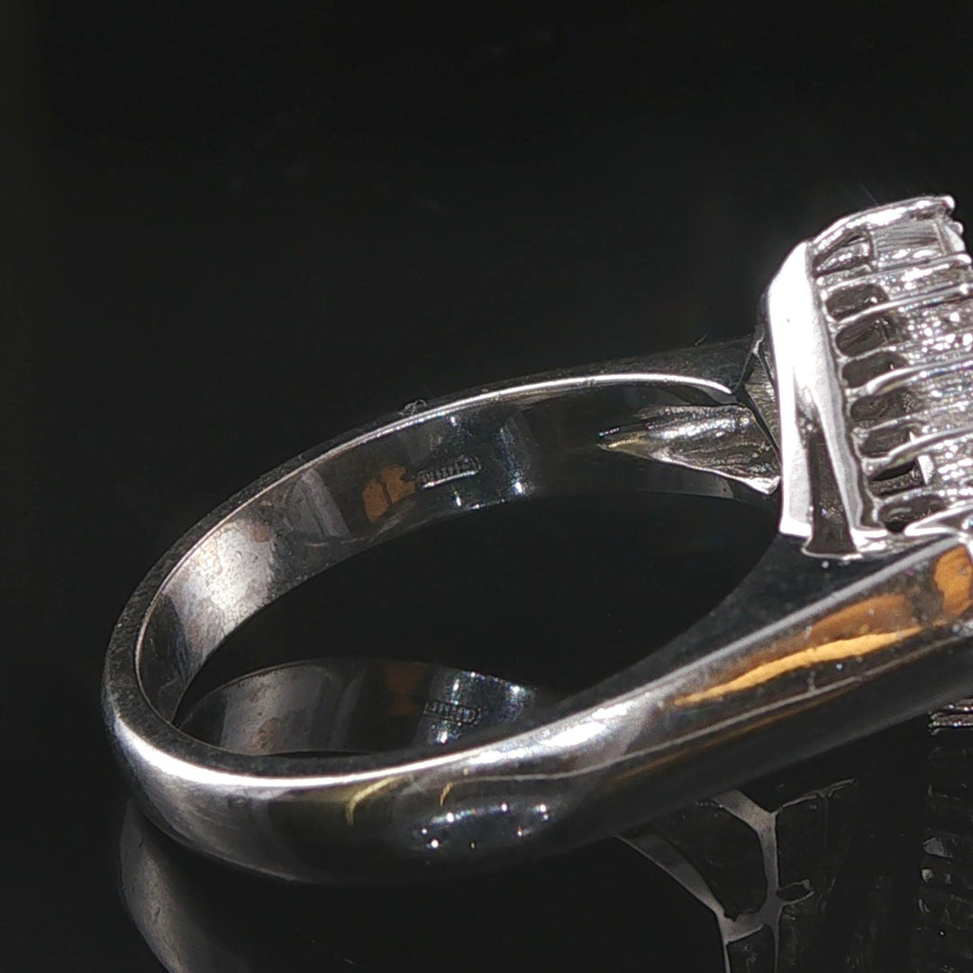 18k White Gold Blue Sapphire and 0.50cttw Diamond Ring Size Italy 7.5