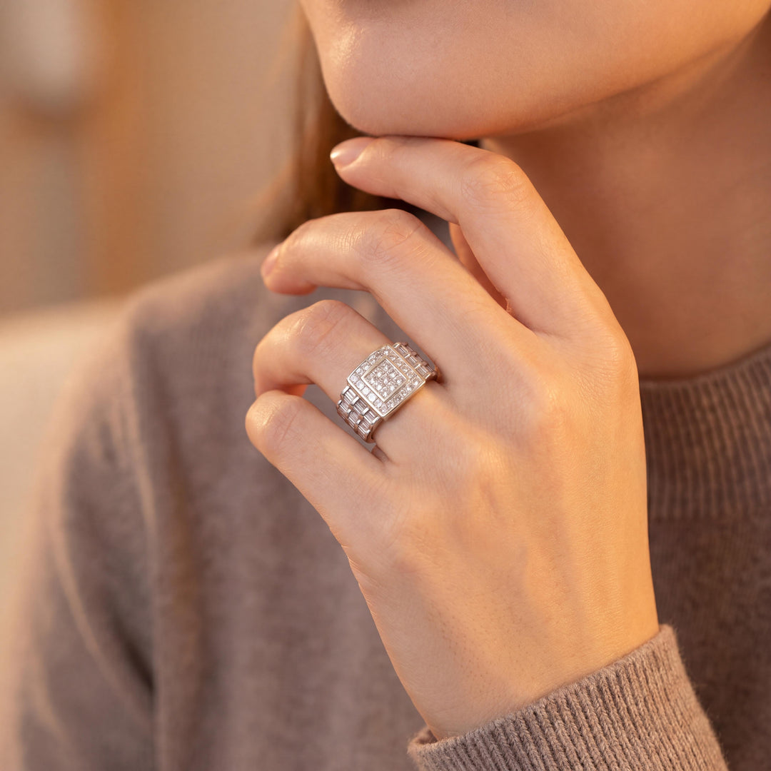 18k White Gold and 2cttw Diamond Square Design Ring Size 7
