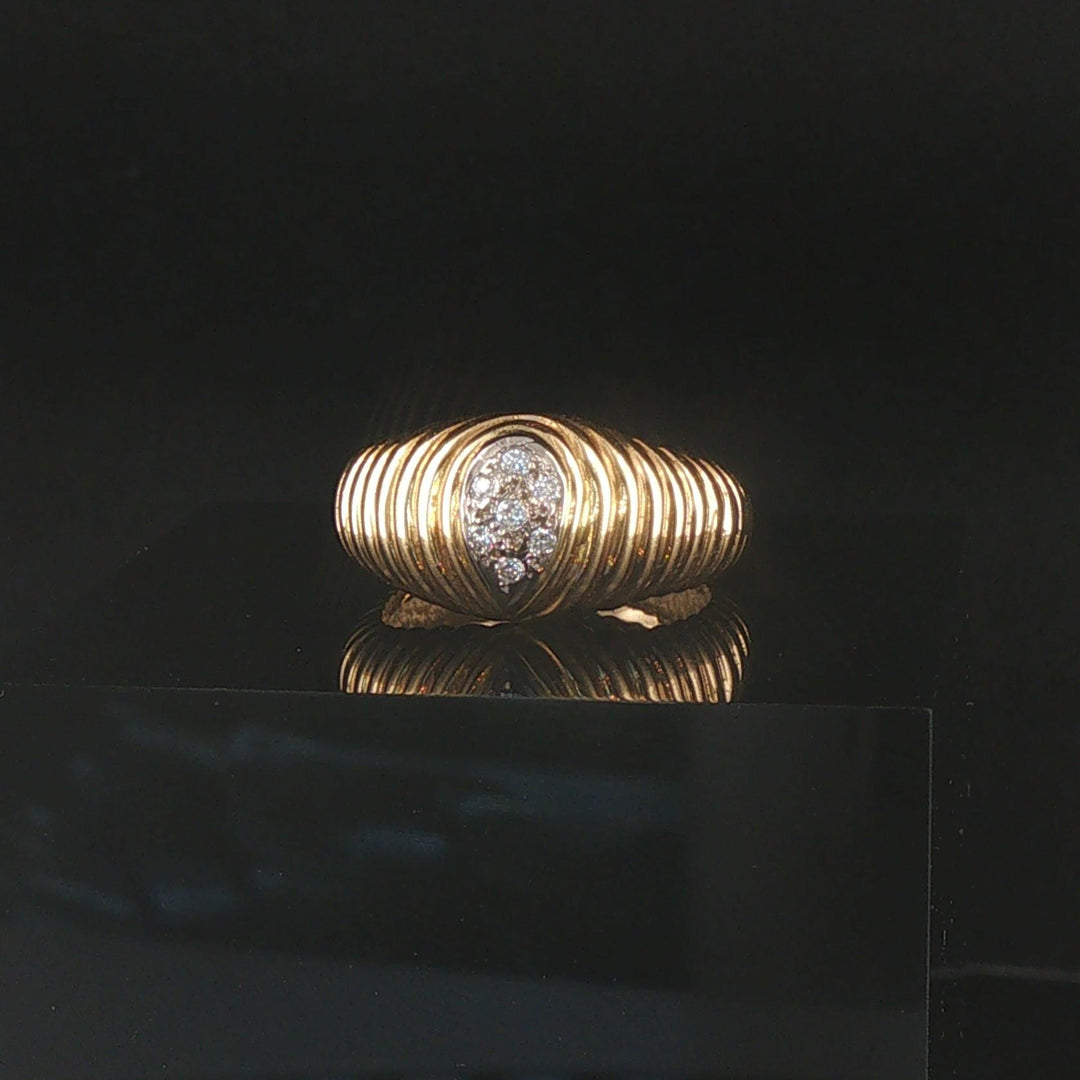 18k Yellow Gold and Diamond Vintage Ribbed Ring Size 4.25
