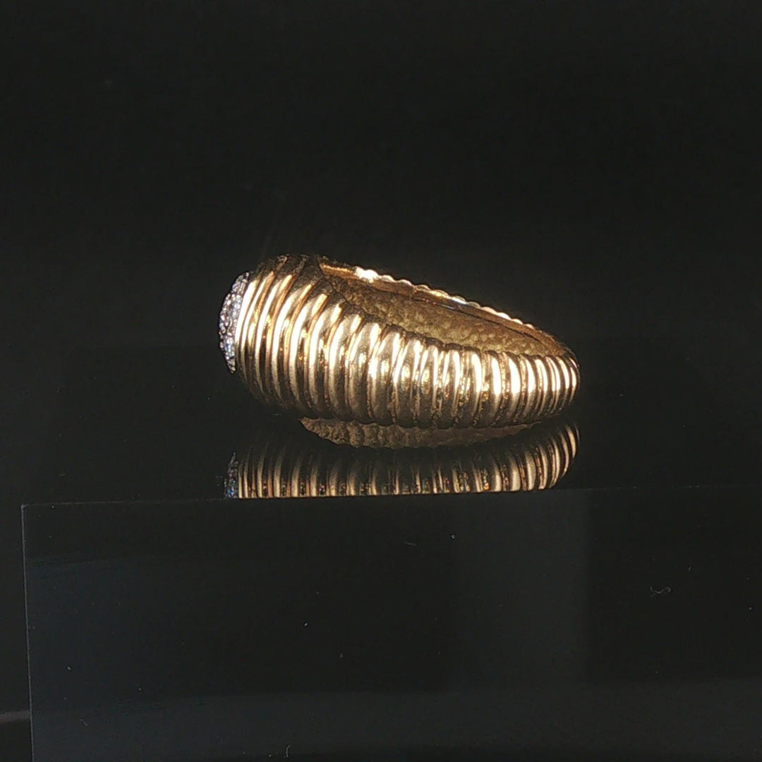 18k Yellow Gold and Diamond Vintage Ribbed Ring Size 4.25