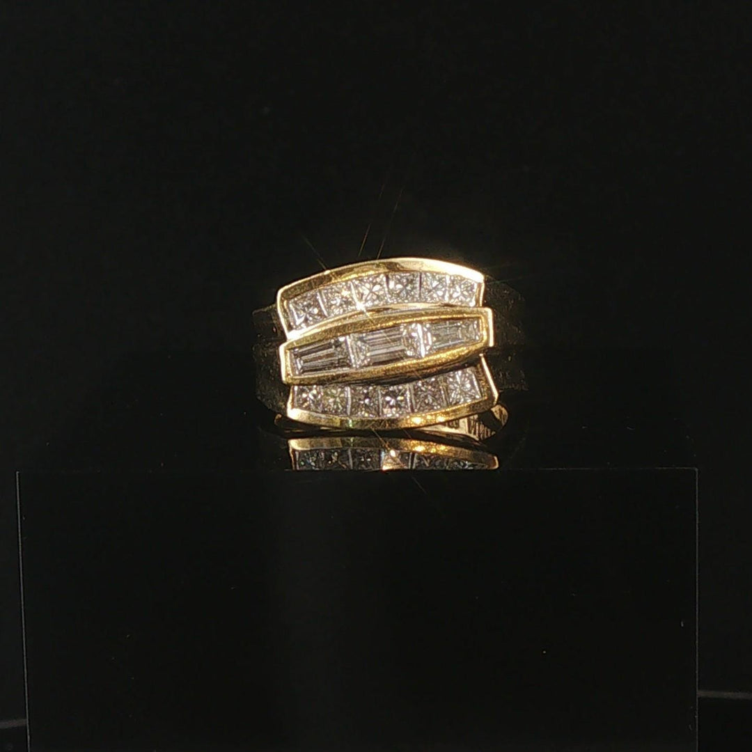18k Yellow Gold and 1.50cttw Princess and Baguette Diamond Solid Ring Size 4