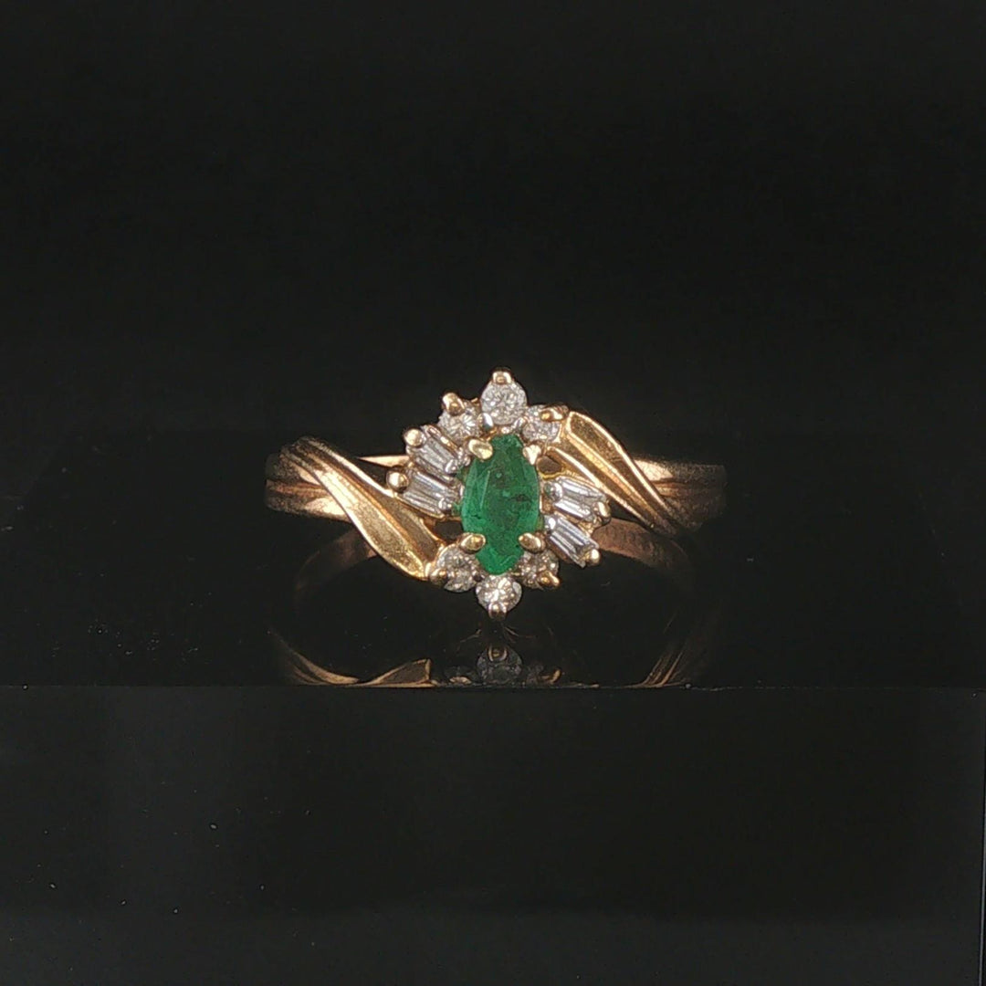 14k Yellow Gold Emerald and Diamond Ladies Vintage Ring Size 6.5