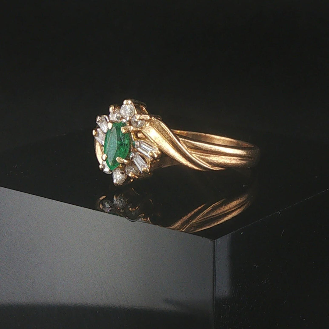 14k Yellow Gold Emerald and Diamond Ladies Vintage Ring Size 6.5