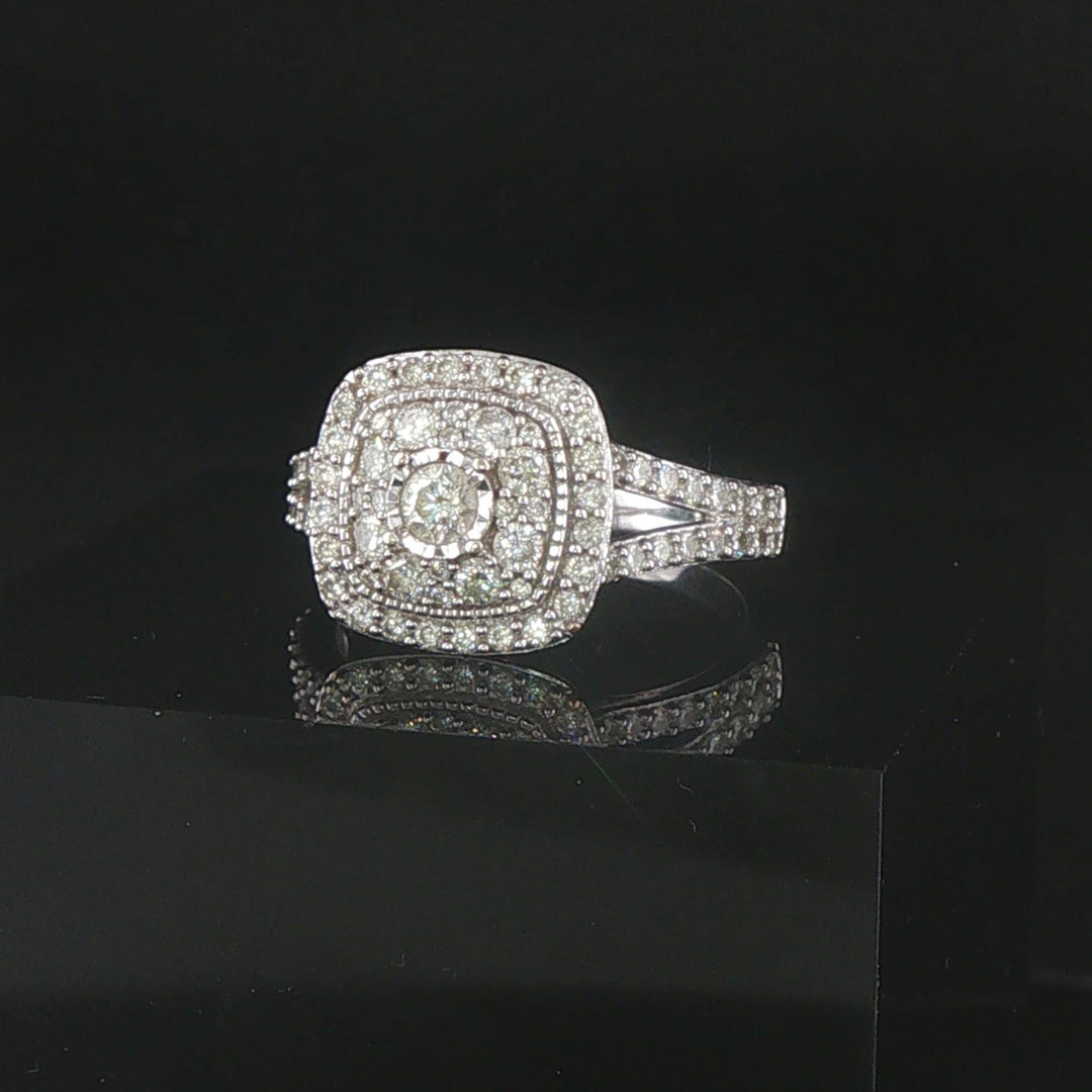 14k White Gold and 1cttw Diamond Ladies Cluster Ring Size 7
