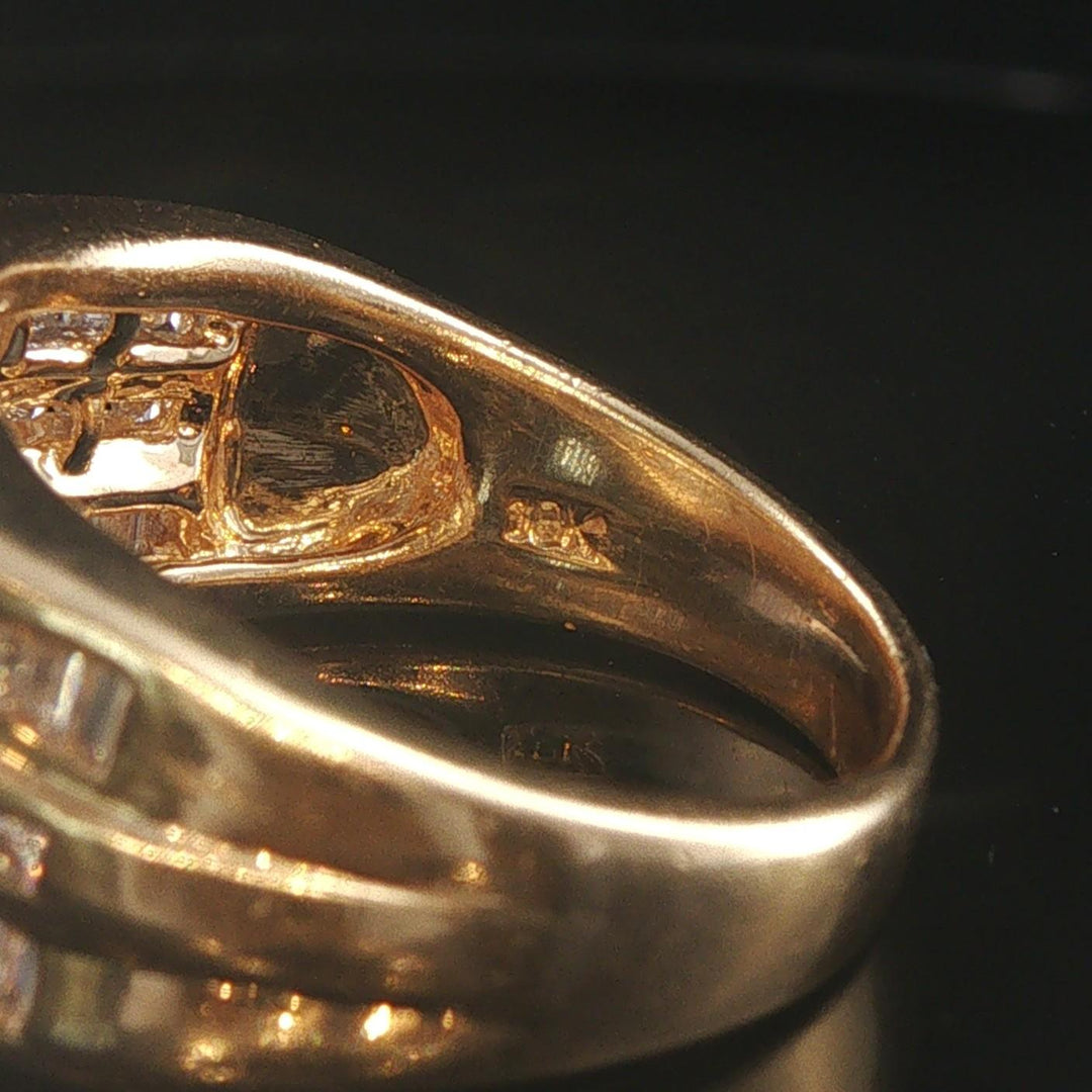 18k Yellow Gold and 1.25cttw Diamond Curved Band Ring Size 7