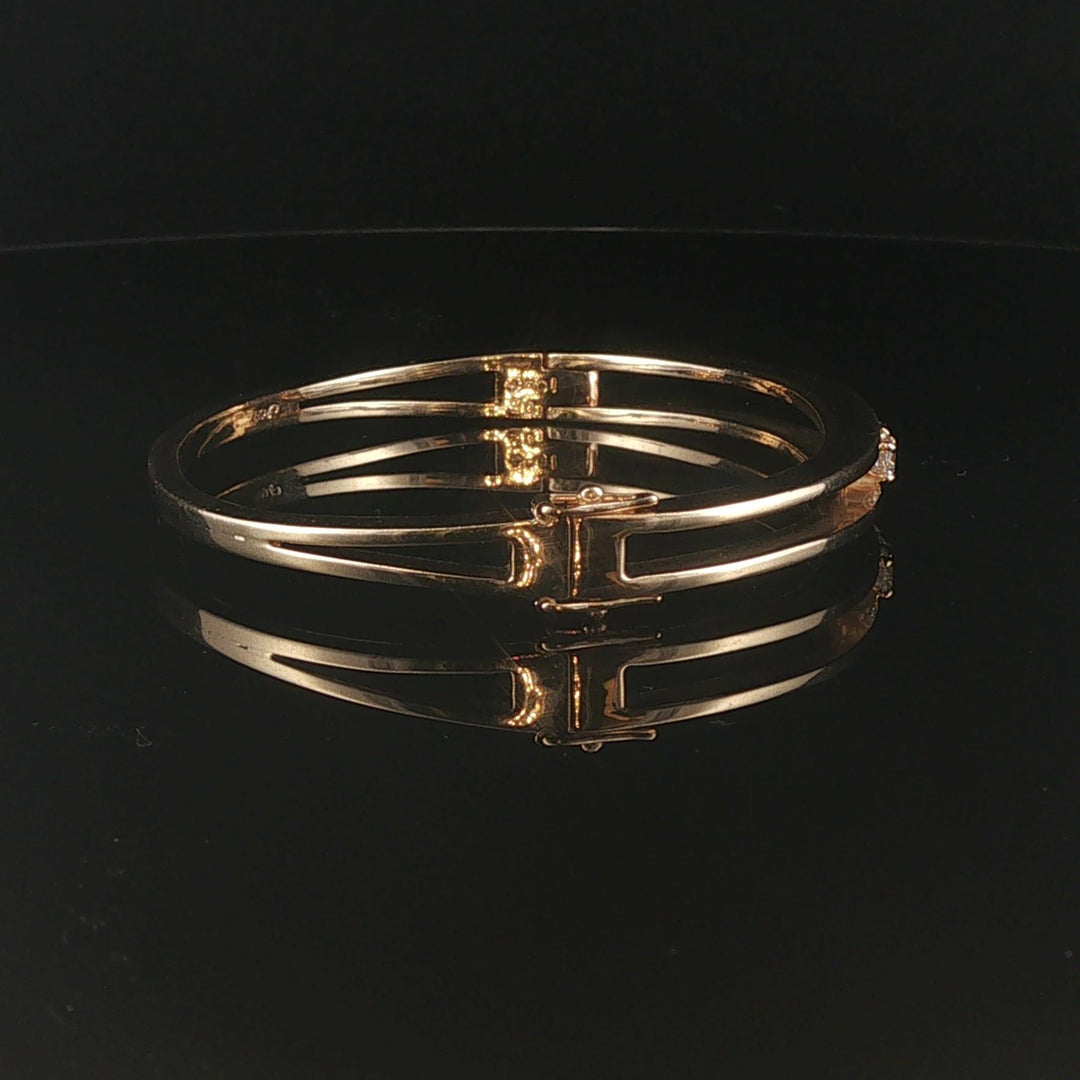 14k Yellow Gold and 0.45cttw Three Diamond Heavy 25.5g Bangle Bracelet 7"