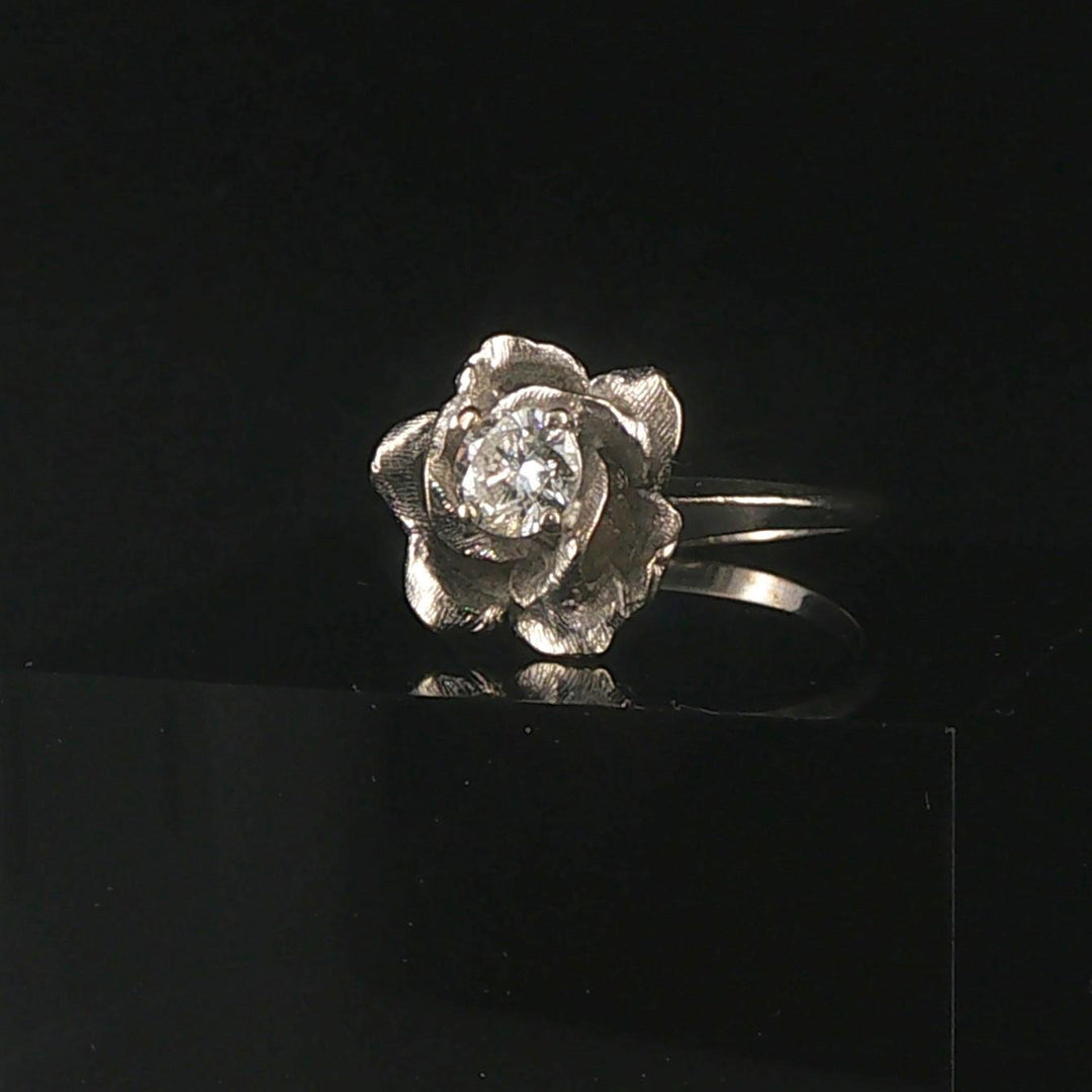 14k White Gold and 0.50ct Round Cut Diamond Vintage Rose Ring Size 8