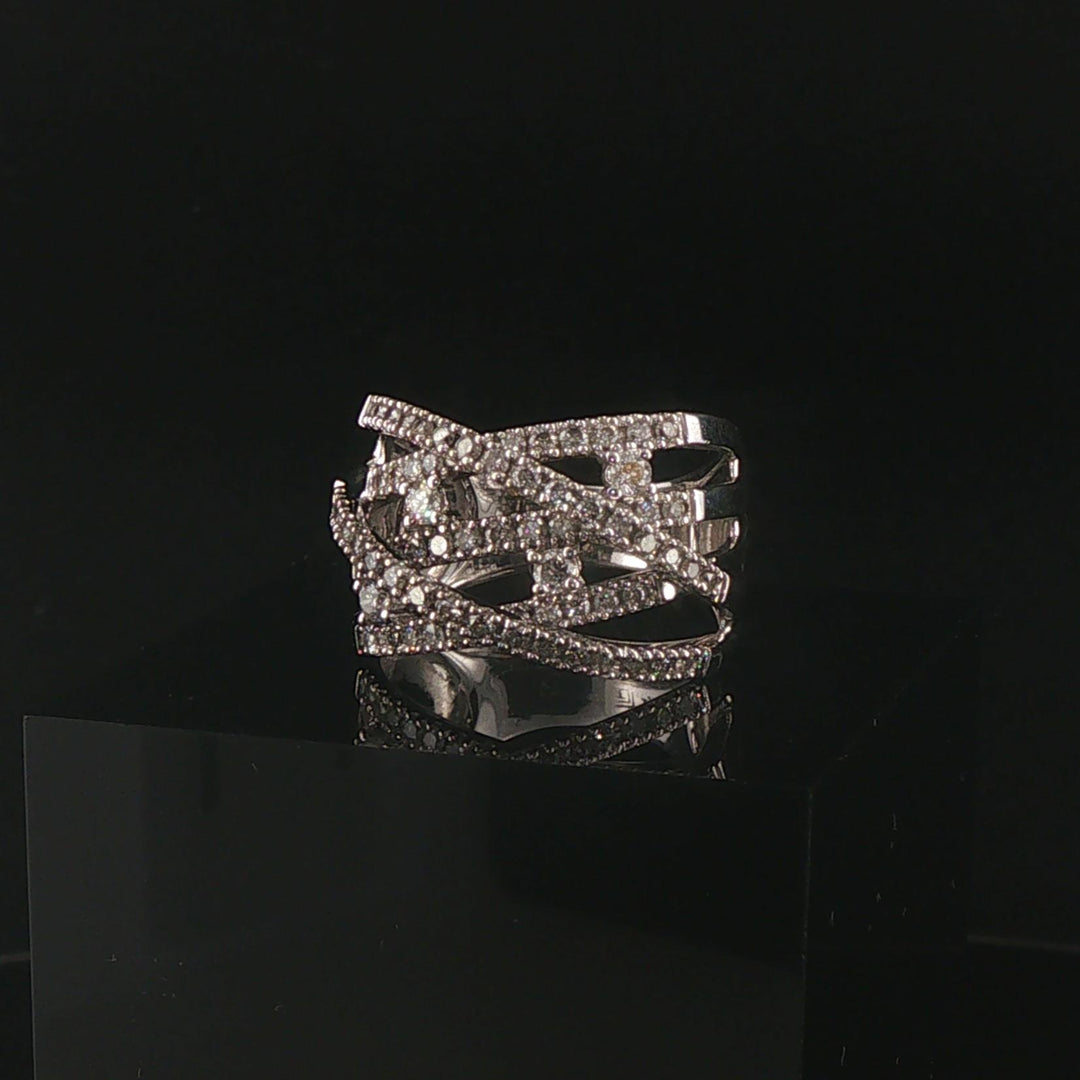 14k White Gold and 0.85cttw Diamond Crossover Band Ring Size 7.25