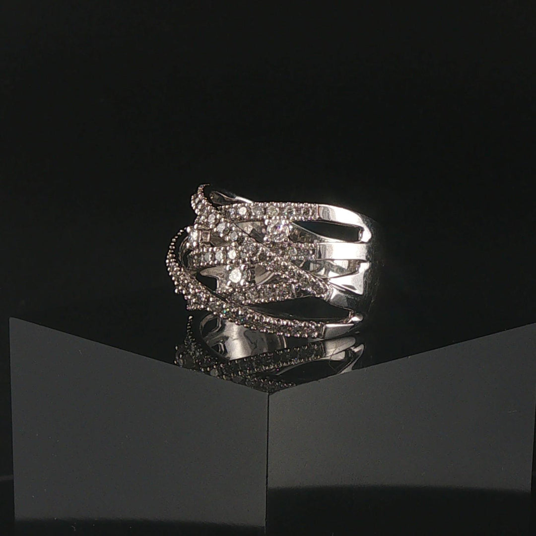 14k White Gold and 0.85cttw Diamond Crossover Band Ring Size 7.25