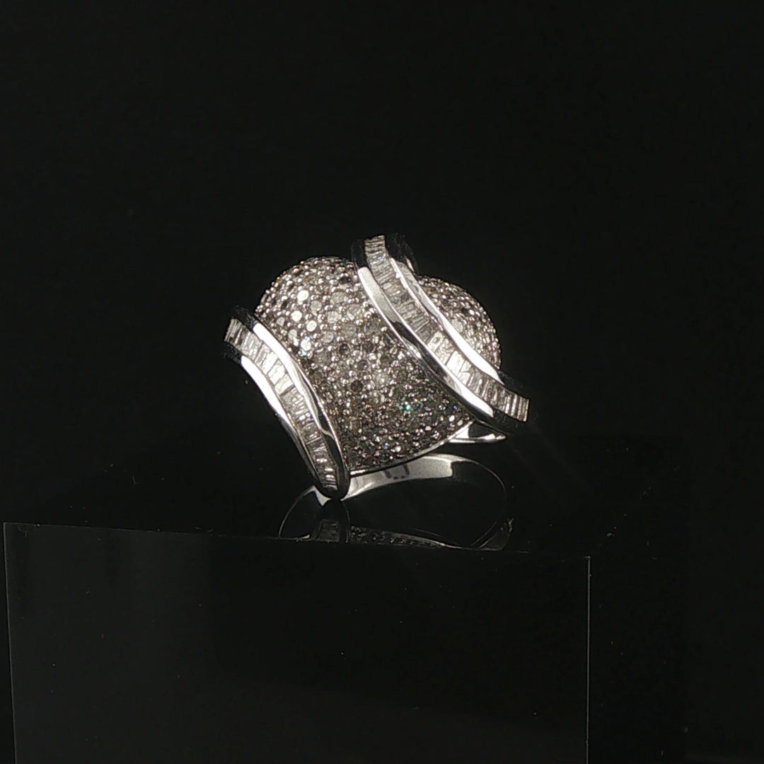 14k White Gold and 1.25cttw Round and Baguette Diamond Heart Ring Size 7