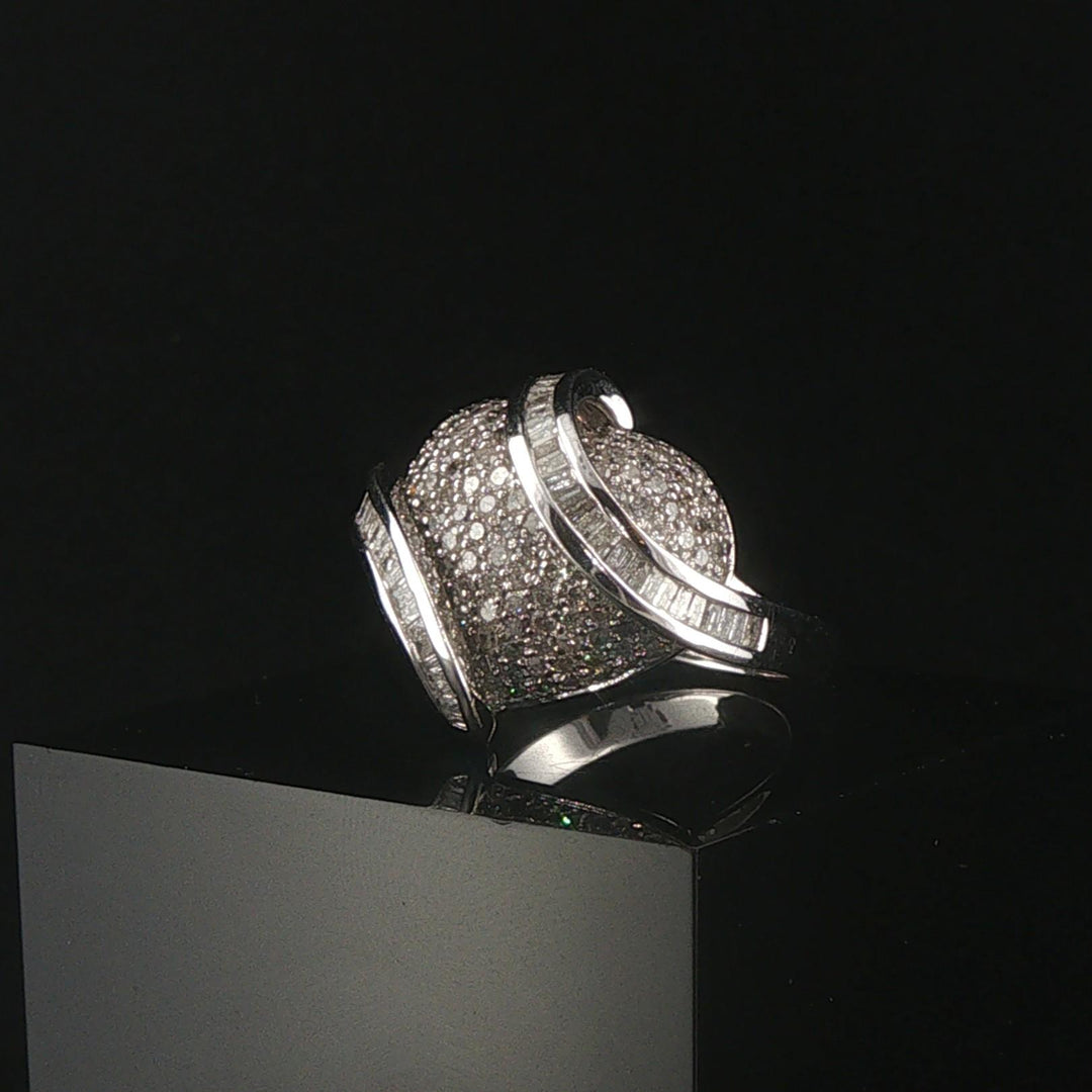 14k White Gold and 1.25cttw Round and Baguette Diamond Heart Ring Size 7