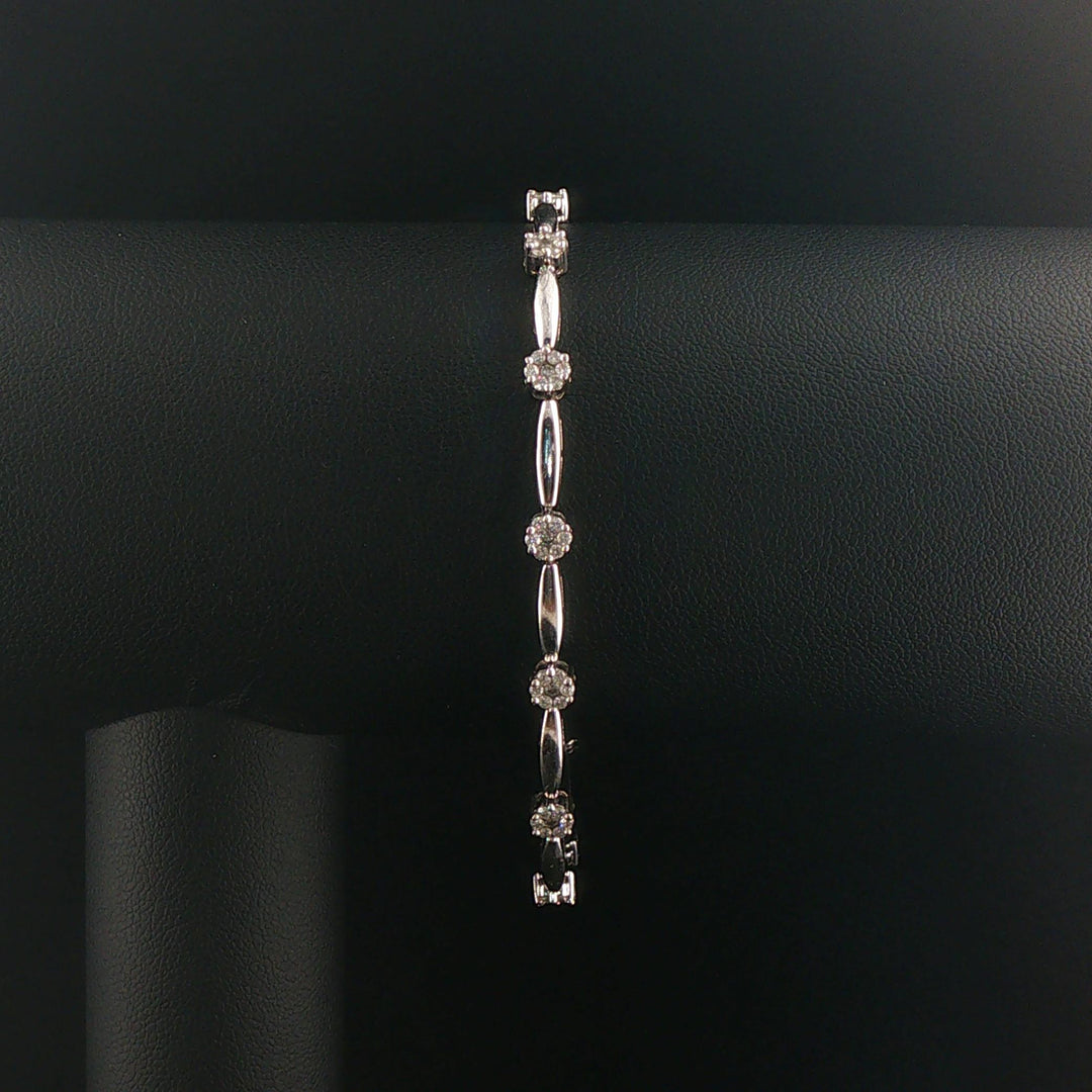 14k White Gold and 1.30cttw Diamond Cluster Floral Link Bracelet 7.5"