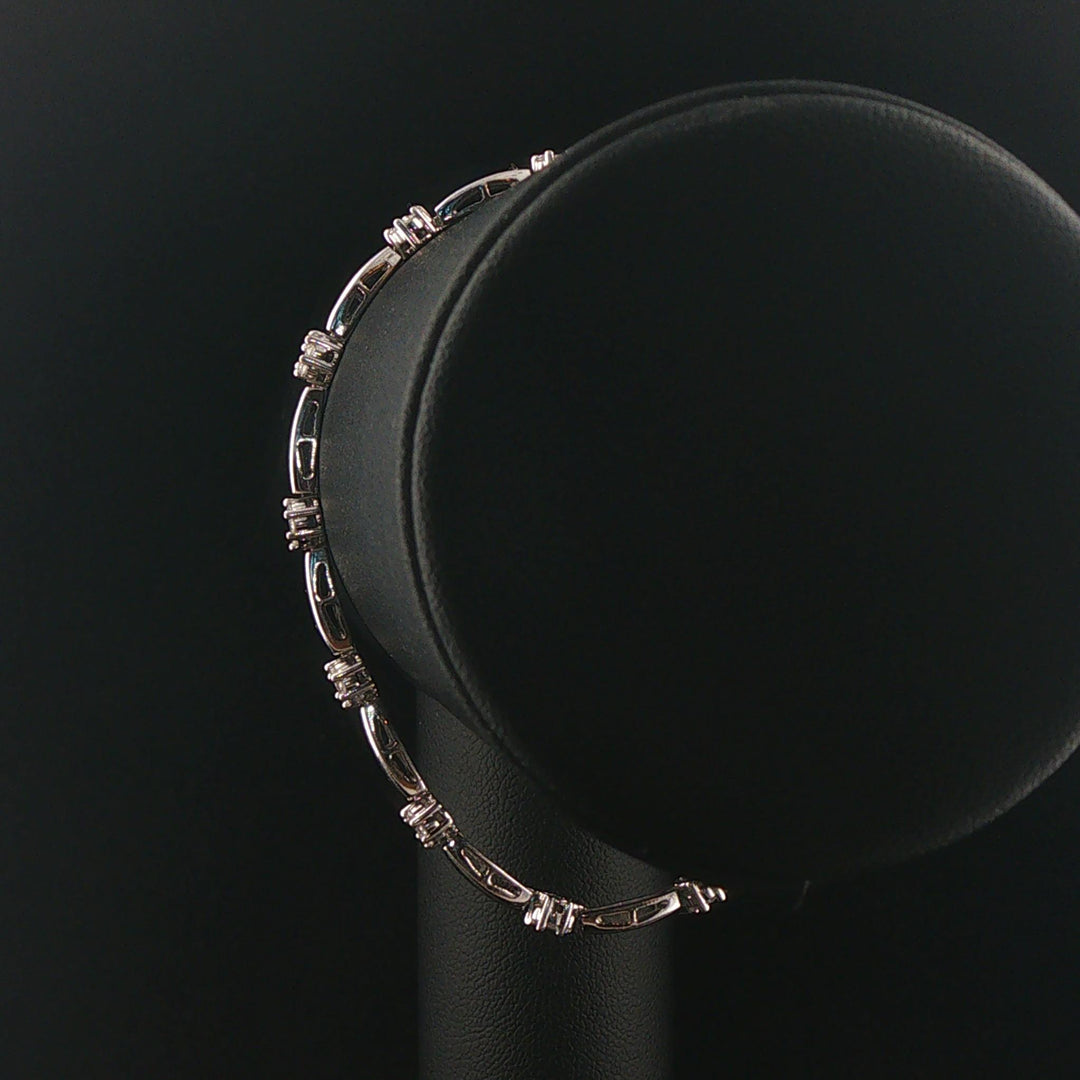 14k White Gold and 1.30cttw Diamond Cluster Floral Link Bracelet 7.5"