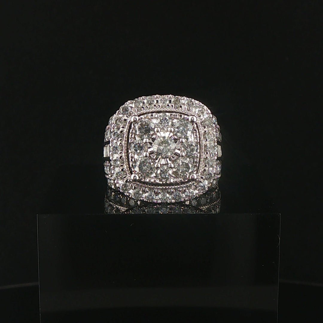 14k White Gold and 3cttw Diamond Large Cluster Ring Size 7