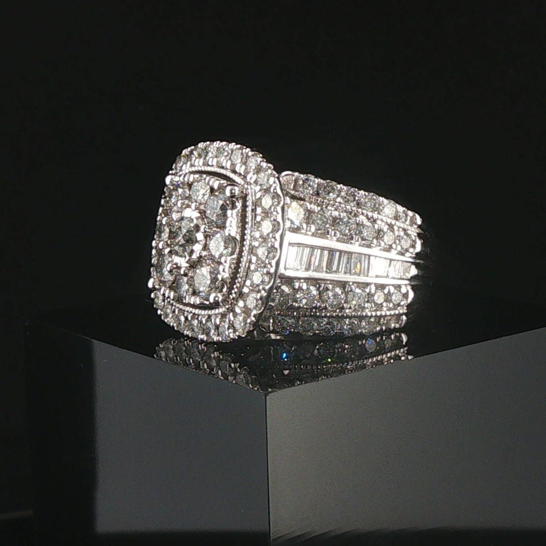 14k White Gold and 3cttw Diamond Large Cluster Ring Size 7