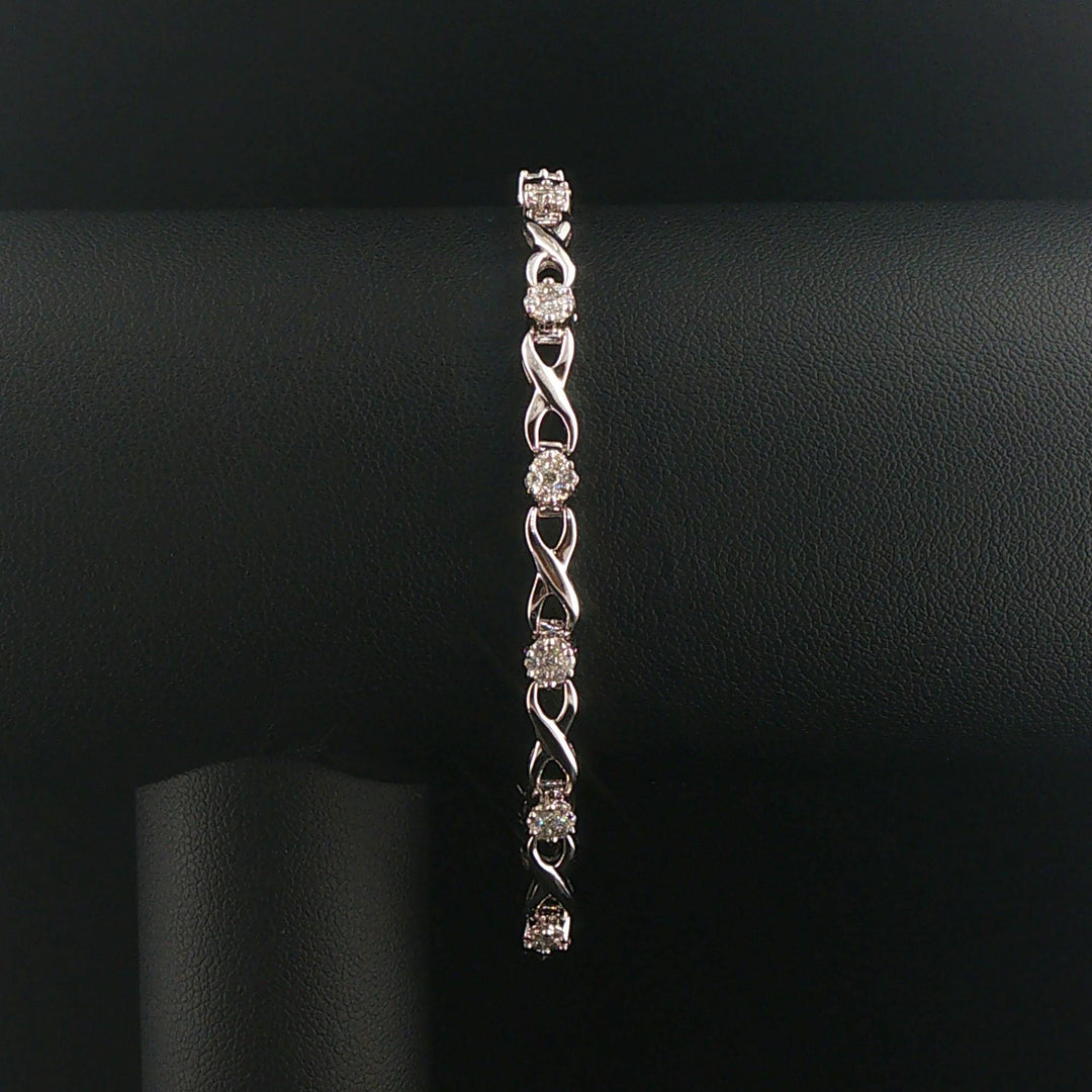 14k White Gold and 1cttw Diamond Cluster Floral Link Bracelet 7.25"