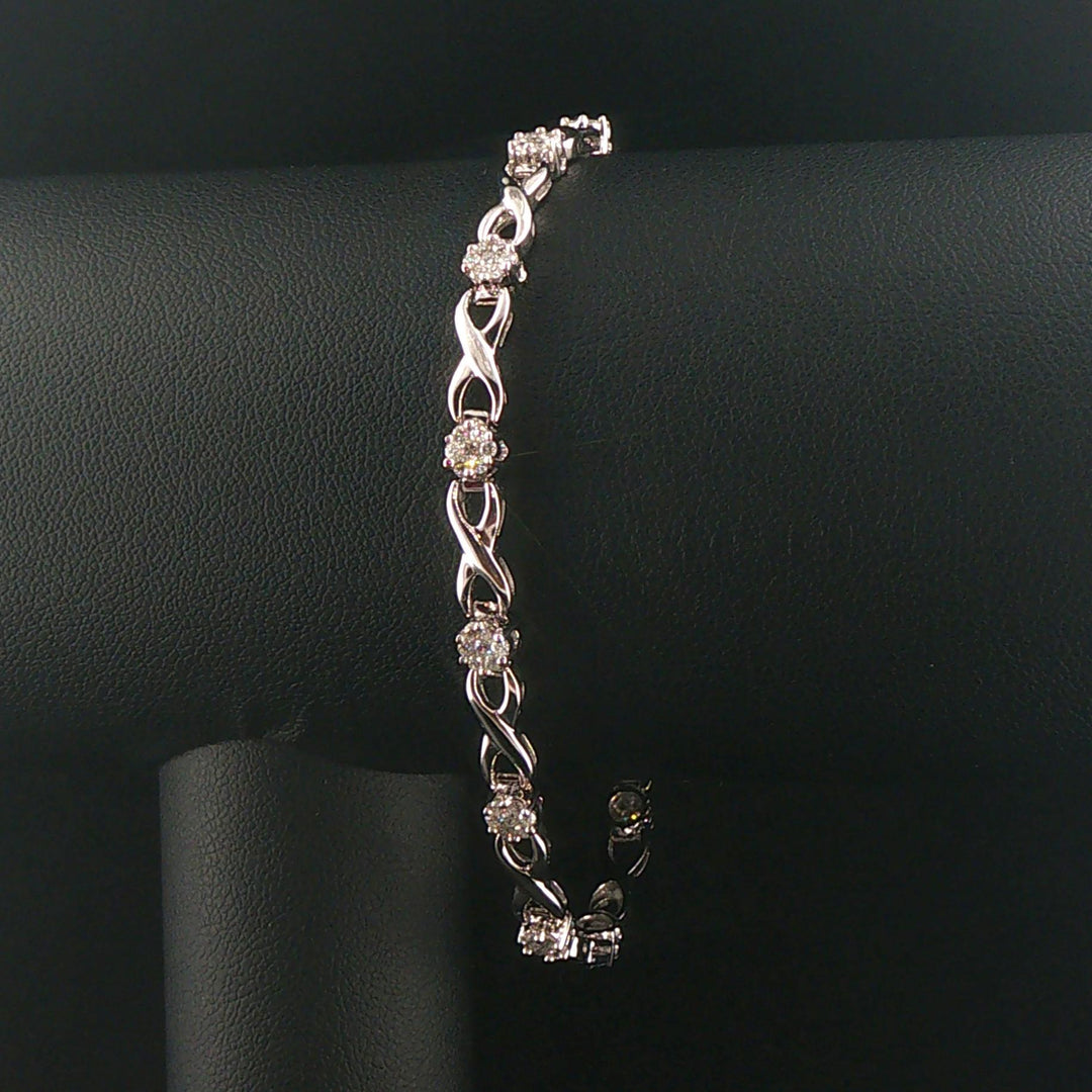 14k White Gold and 1cttw Diamond Cluster Floral Link Bracelet 7.25"