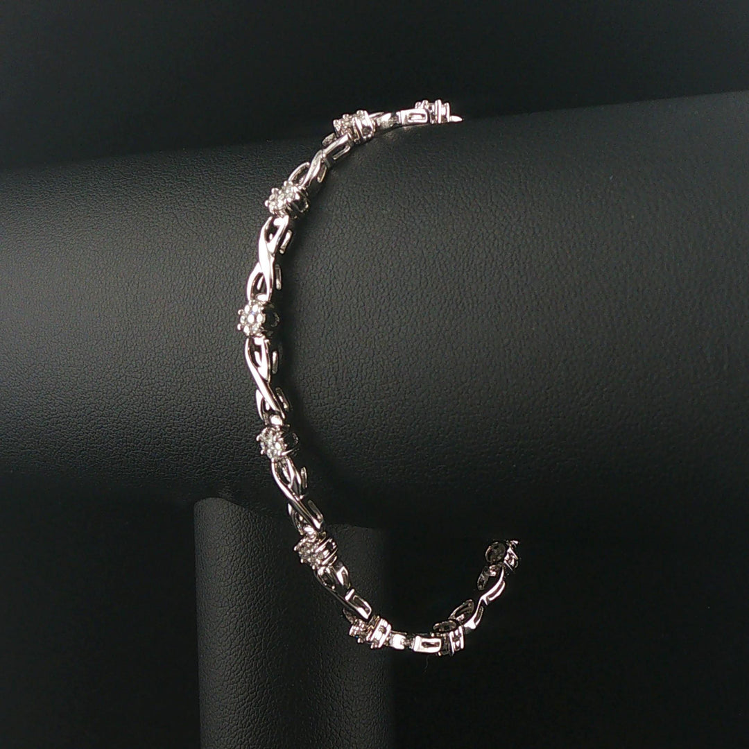 14k White Gold and 1cttw Diamond Cluster Floral Link Bracelet 7.25"