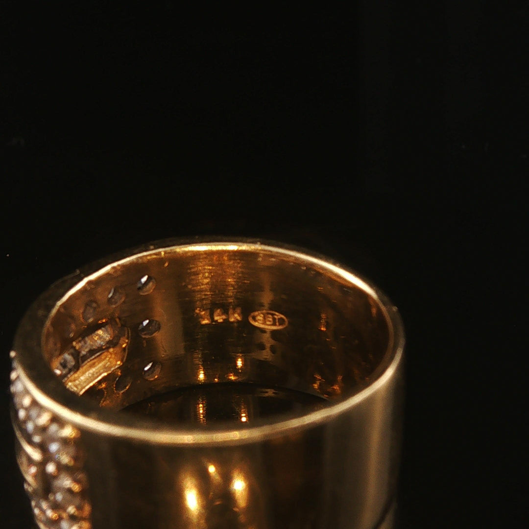 14k Yellow Gold and 1cttw Diamond Vintage Band Ring Size 7.5