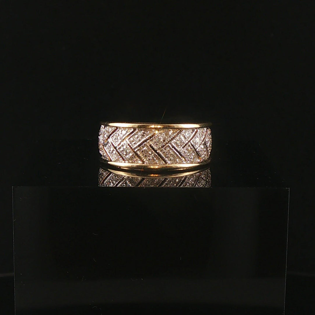14k Yellow Gold and 0.15cttw Diamond Fancy Small Band Ring Size 6