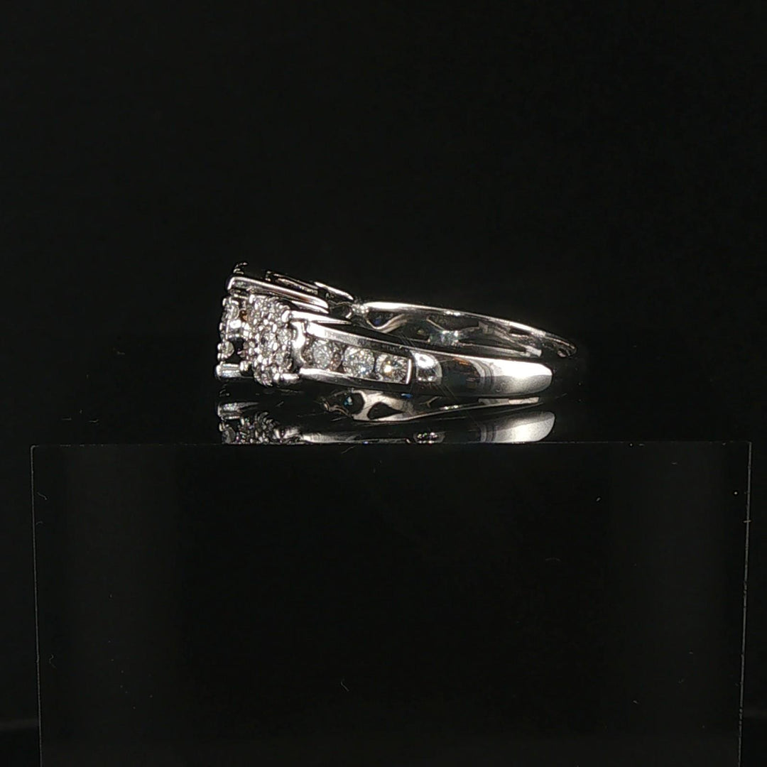 14k White Gold and 0.60cttw Three Diamond Cluster Ring Size 5.5