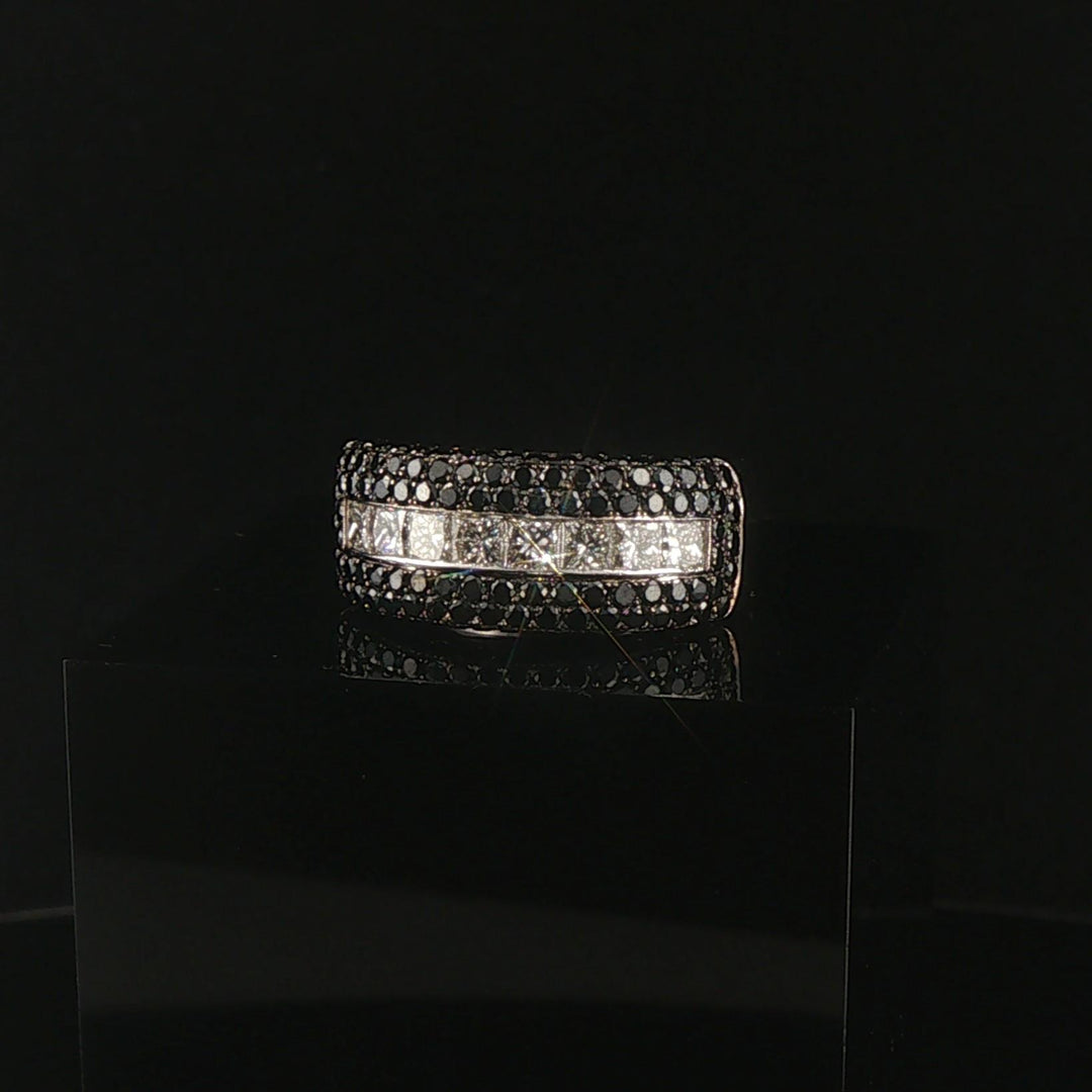 18k White Gold 2.10cttw Black and White Diamond Heavy Band Ring Size 6.5