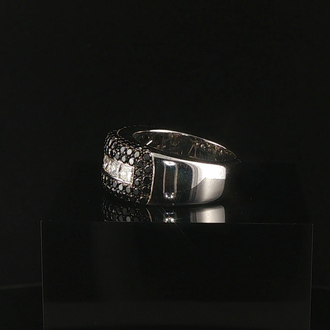 18k White Gold 2.10cttw Black and White Diamond Heavy Band Ring Size 6.5