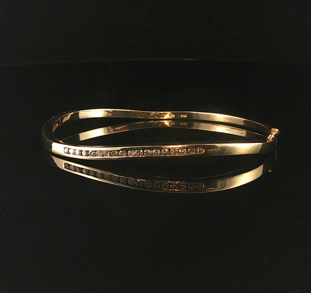 14k Yellow Gold and 0.50cttw Diamond 10.6g Curved Bangle Bracelet 6.5"