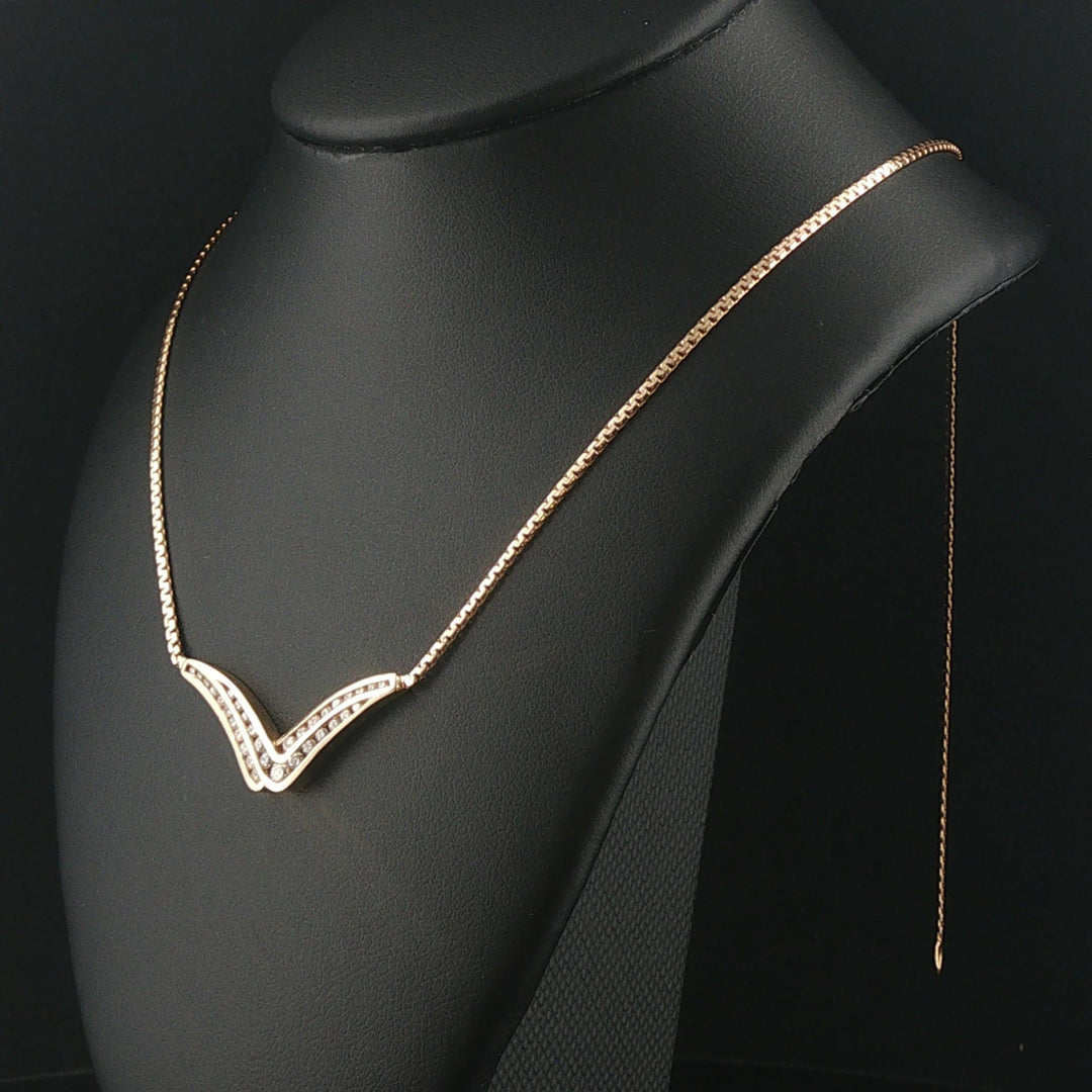 14k Yellow Gold and 0.50cttw Diamond V Pendant UnoAerre Necklace Italy 16.5"