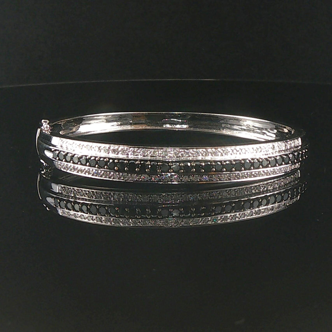 14k White Gold 2cttw Black and White Diamond Solid Bangle Bracelet 7"