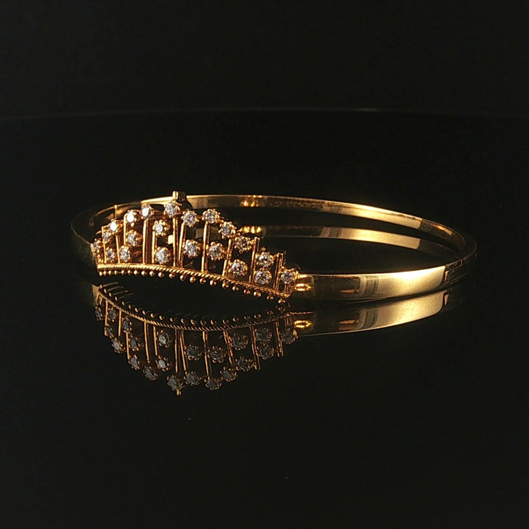 18k Yellow Gold and 0.40cttw Diamonds 16.3g Vintage Crown Bangle Bracelet 6.5"